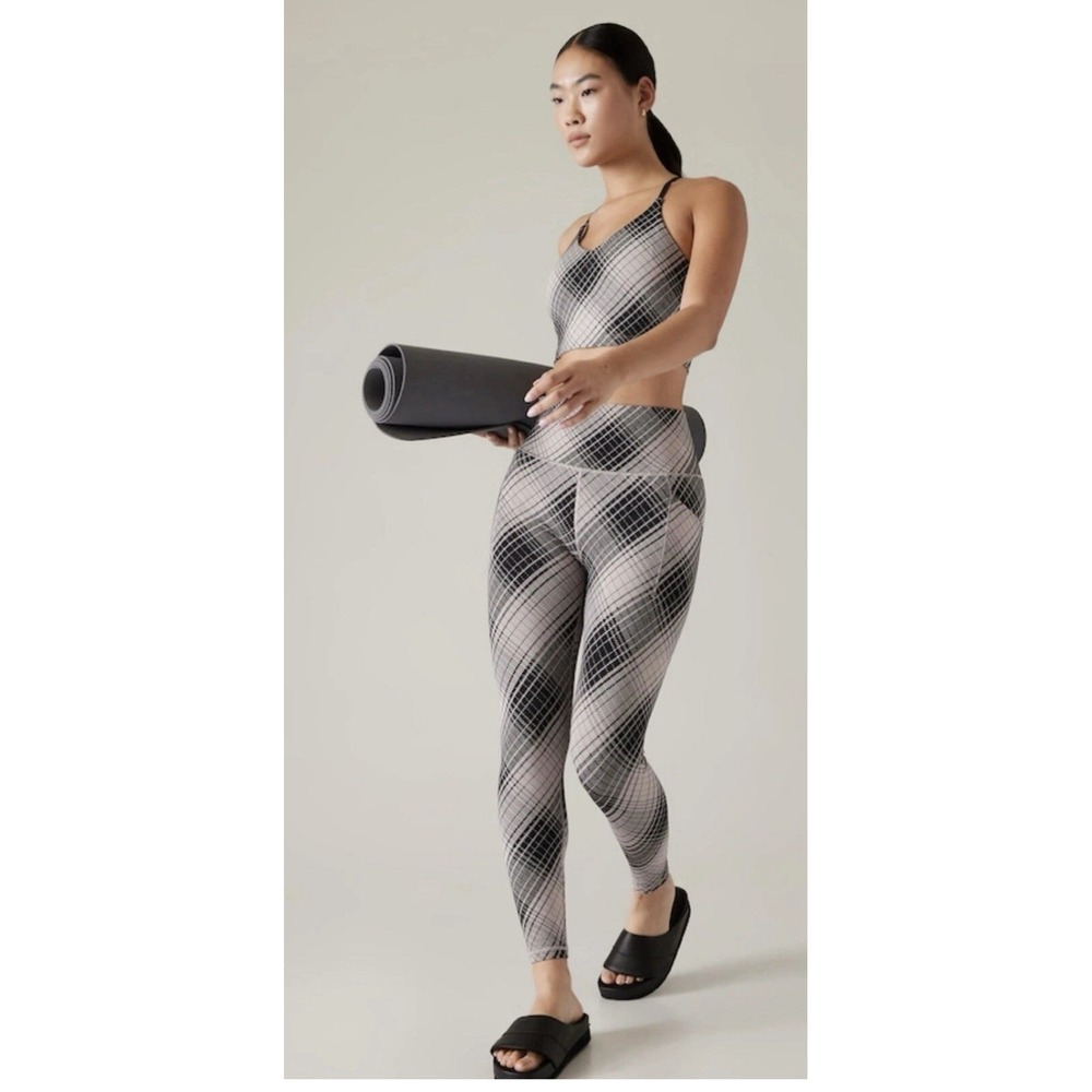 ATHLETA Salutation Stash LEGGINGS Textured Tight White Plaid Texture Size XS New